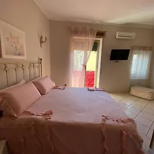https://una-terrazza-al-centro-2.hotels-amalfi.com
