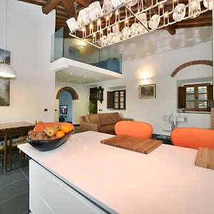 https://villa-poggio-secco.it-tuscanyhotel.com